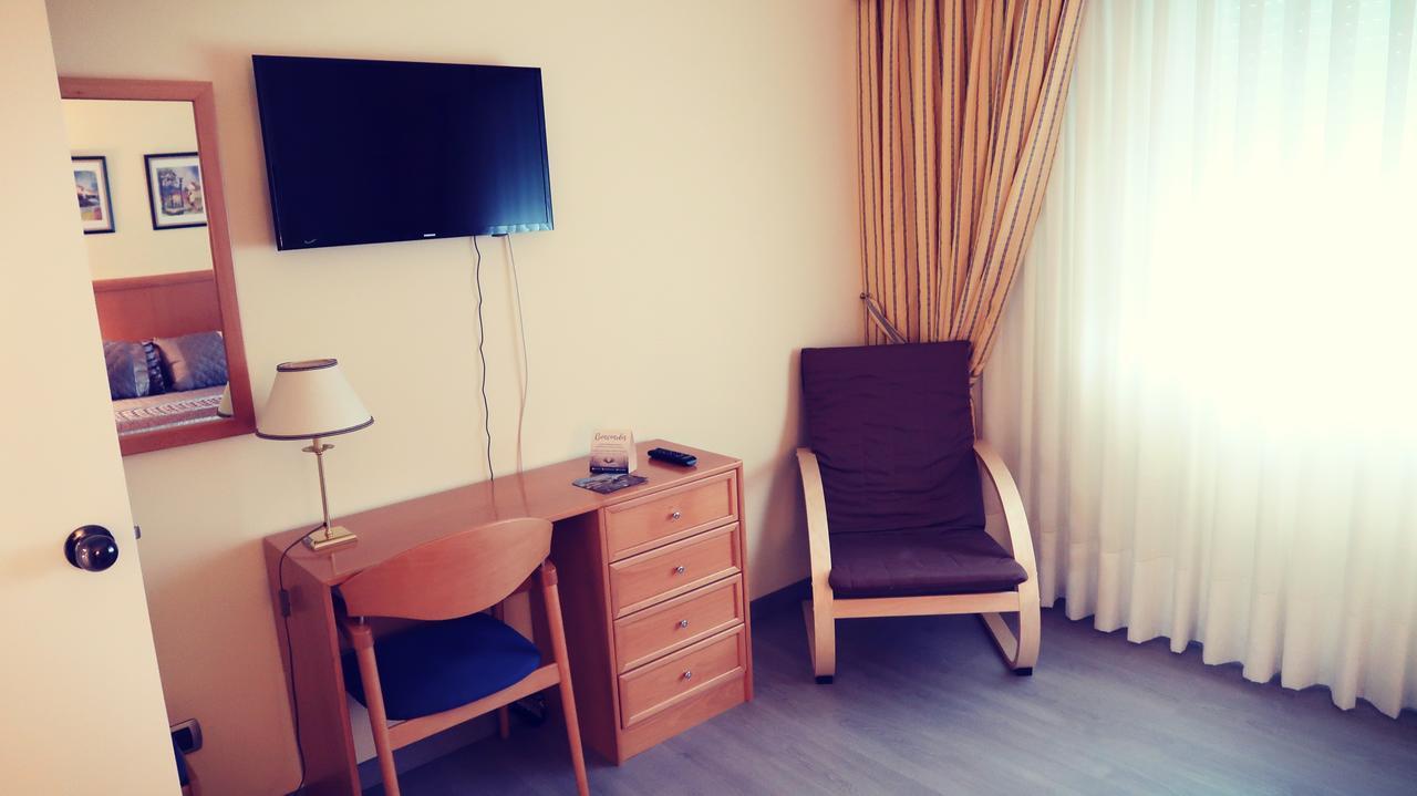Hotel O Camino О Барко де Валдеорас Екстериор снимка