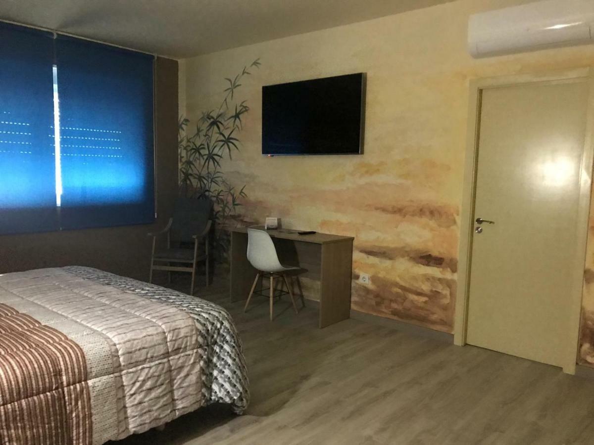 Hotel O Camino О Барко де Валдеорас Екстериор снимка